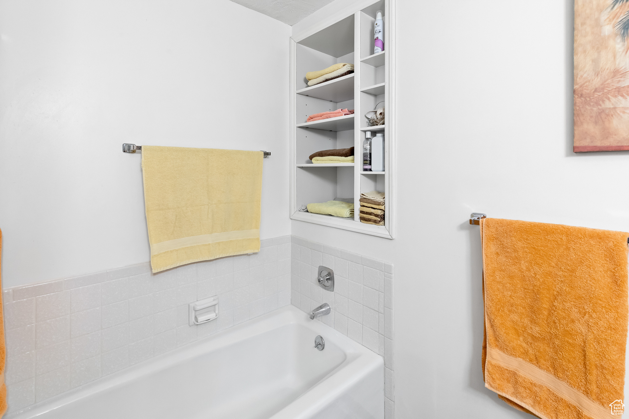 Bathroom featuring a bathing tub