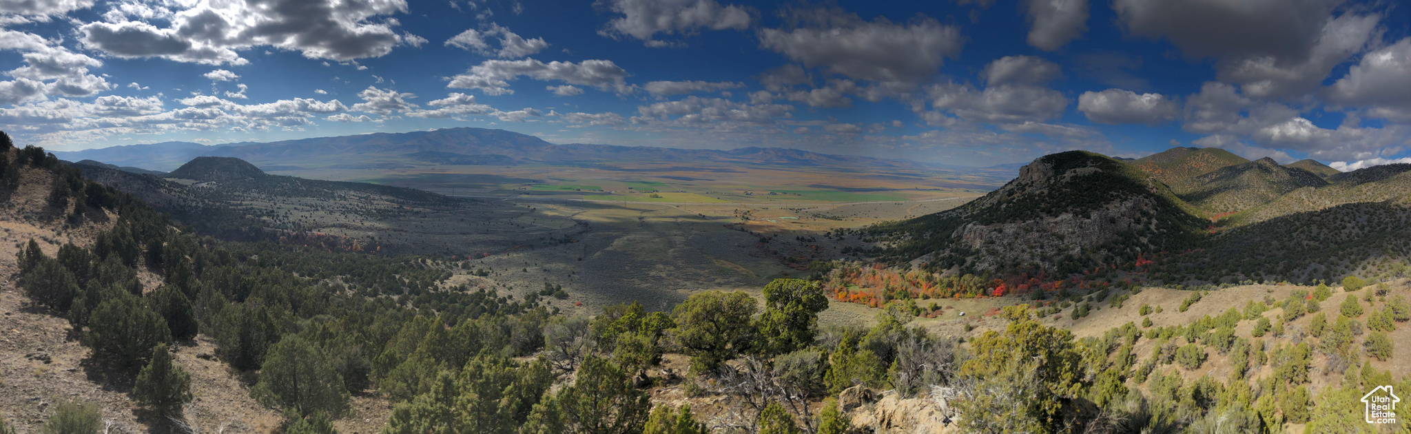 View of mountain feature