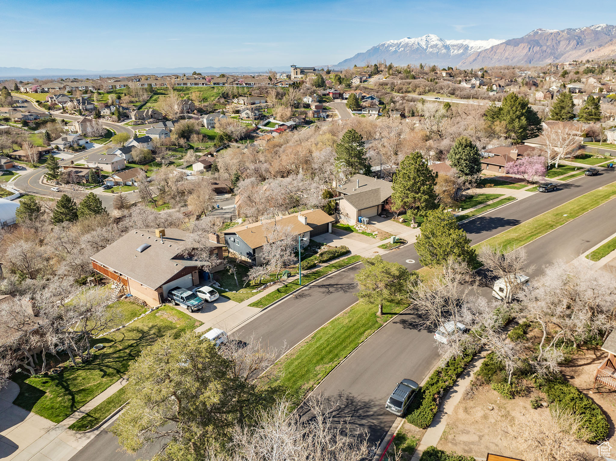 5813 S MAIN POINT BLVD E, South Ogden, Utah 84405, 4 Bedrooms Bedrooms, 12 Rooms Rooms,1 BathroomBathrooms,Residential,For sale,MAIN POINT BLVD,1989477