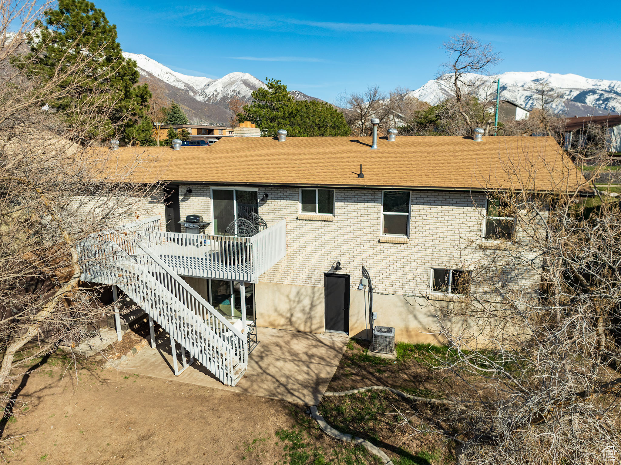 5813 S MAIN POINT BLVD E, South Ogden, Utah 84405, 4 Bedrooms Bedrooms, 12 Rooms Rooms,1 BathroomBathrooms,Residential,For sale,MAIN POINT BLVD,1989477