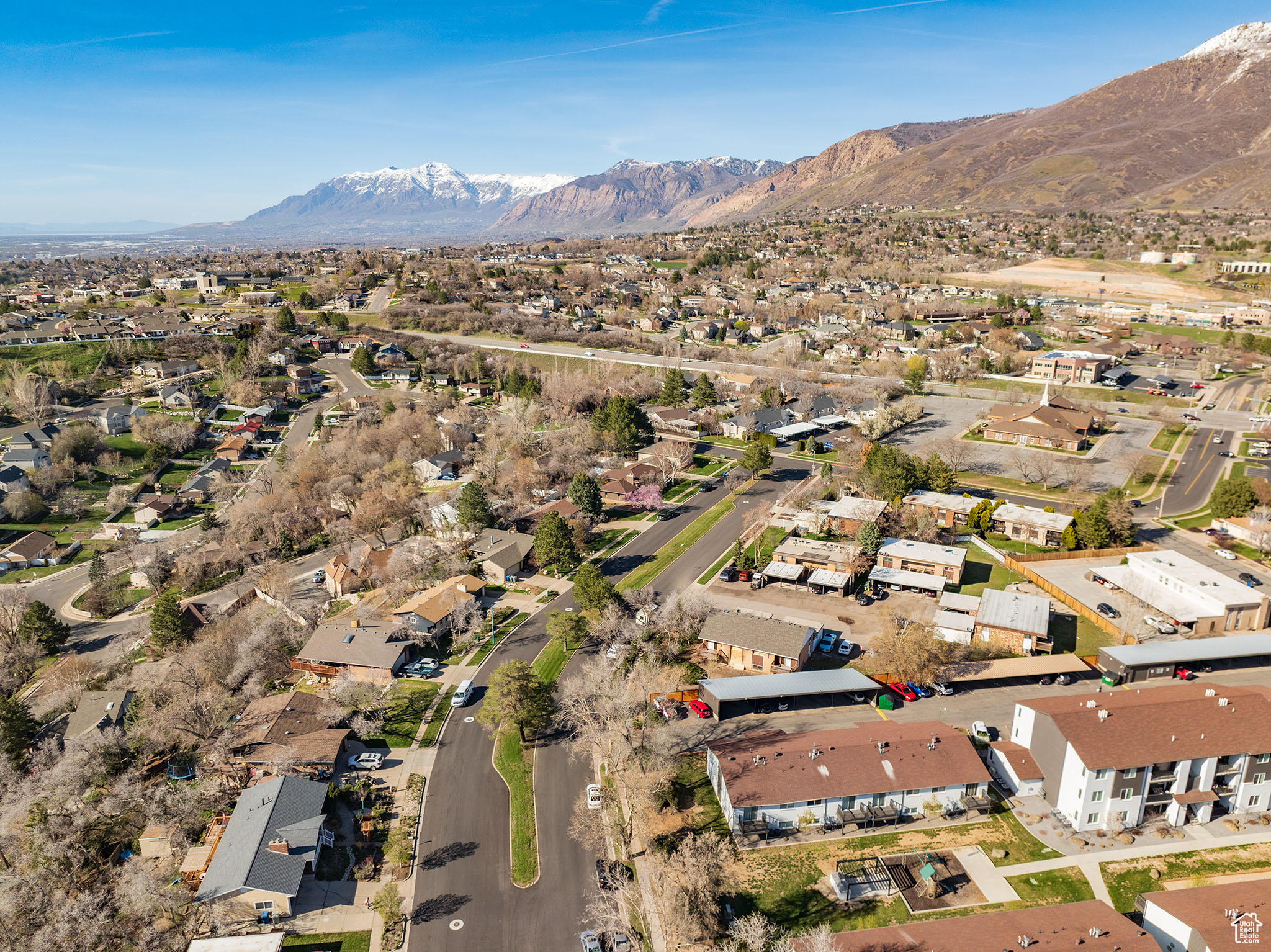 5813 S MAIN POINT BLVD E, South Ogden, Utah 84405, 4 Bedrooms Bedrooms, 12 Rooms Rooms,1 BathroomBathrooms,Residential,For sale,MAIN POINT BLVD,1989477