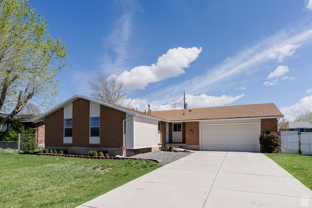 1296 E 1300 S, Clearfield, Utah 84015, 6 Bedrooms Bedrooms, 15 Rooms Rooms,1 BathroomBathrooms,Residential,For sale,1300,1991098