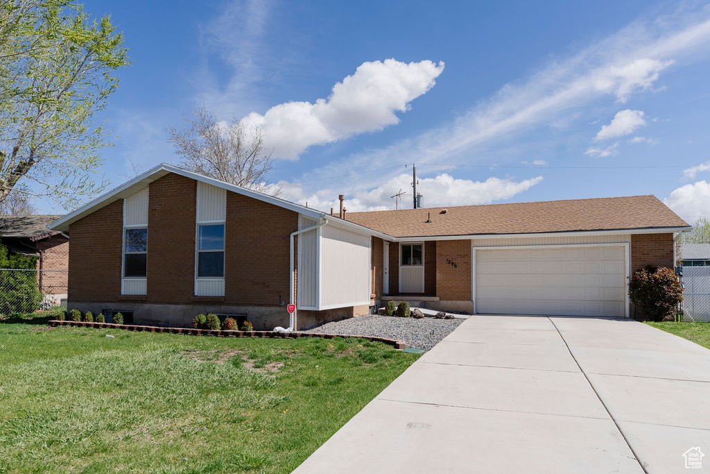 1296 E 1300 S, Clearfield, Utah 84015, 6 Bedrooms Bedrooms, 15 Rooms Rooms,1 BathroomBathrooms,Residential,For sale,1300,1991098