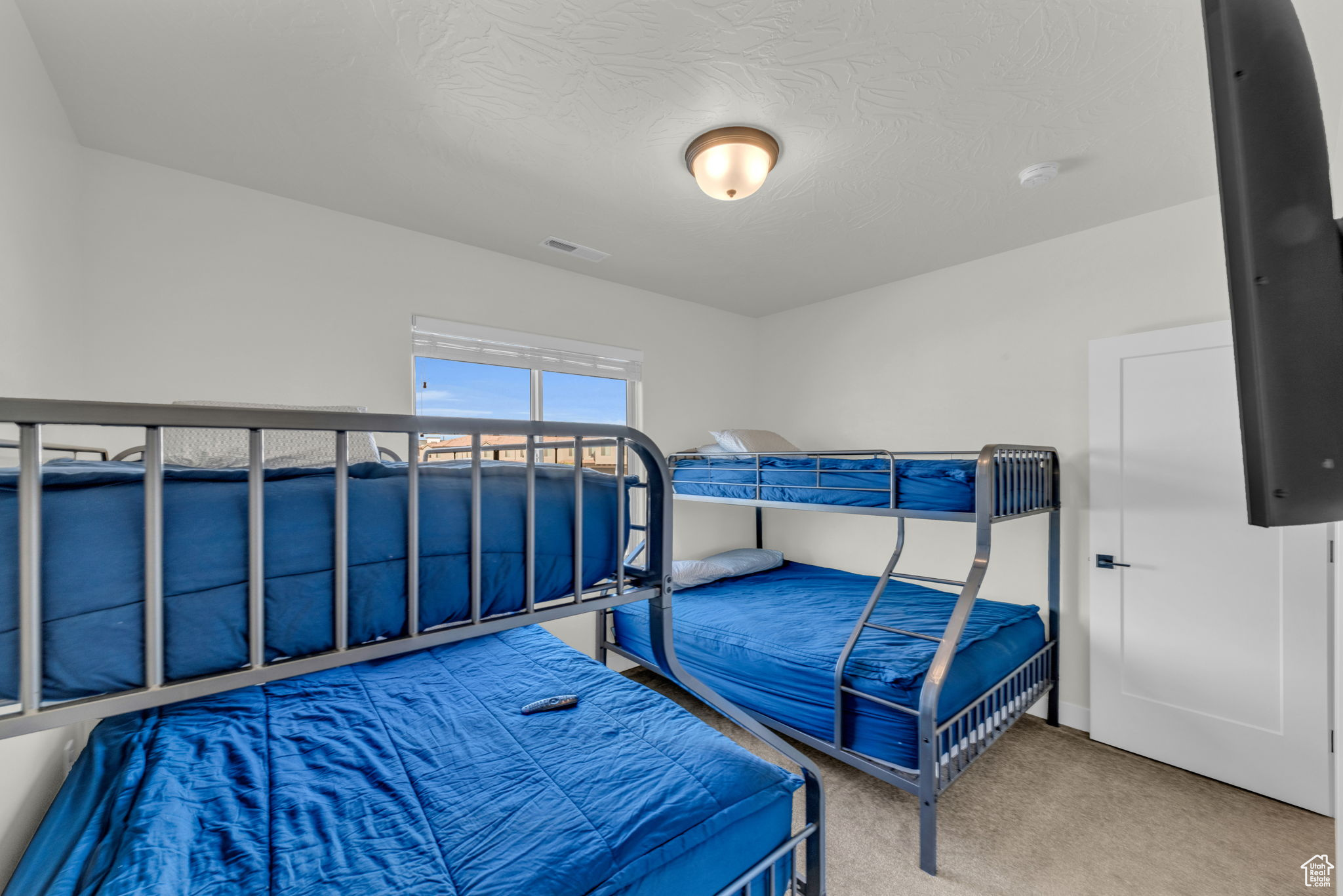 560 N VENTURA, Washington, Utah 84780, 3 Bedrooms Bedrooms, 12 Rooms Rooms,2 BathroomsBathrooms,Residential,For sale,VENTURA,1991207