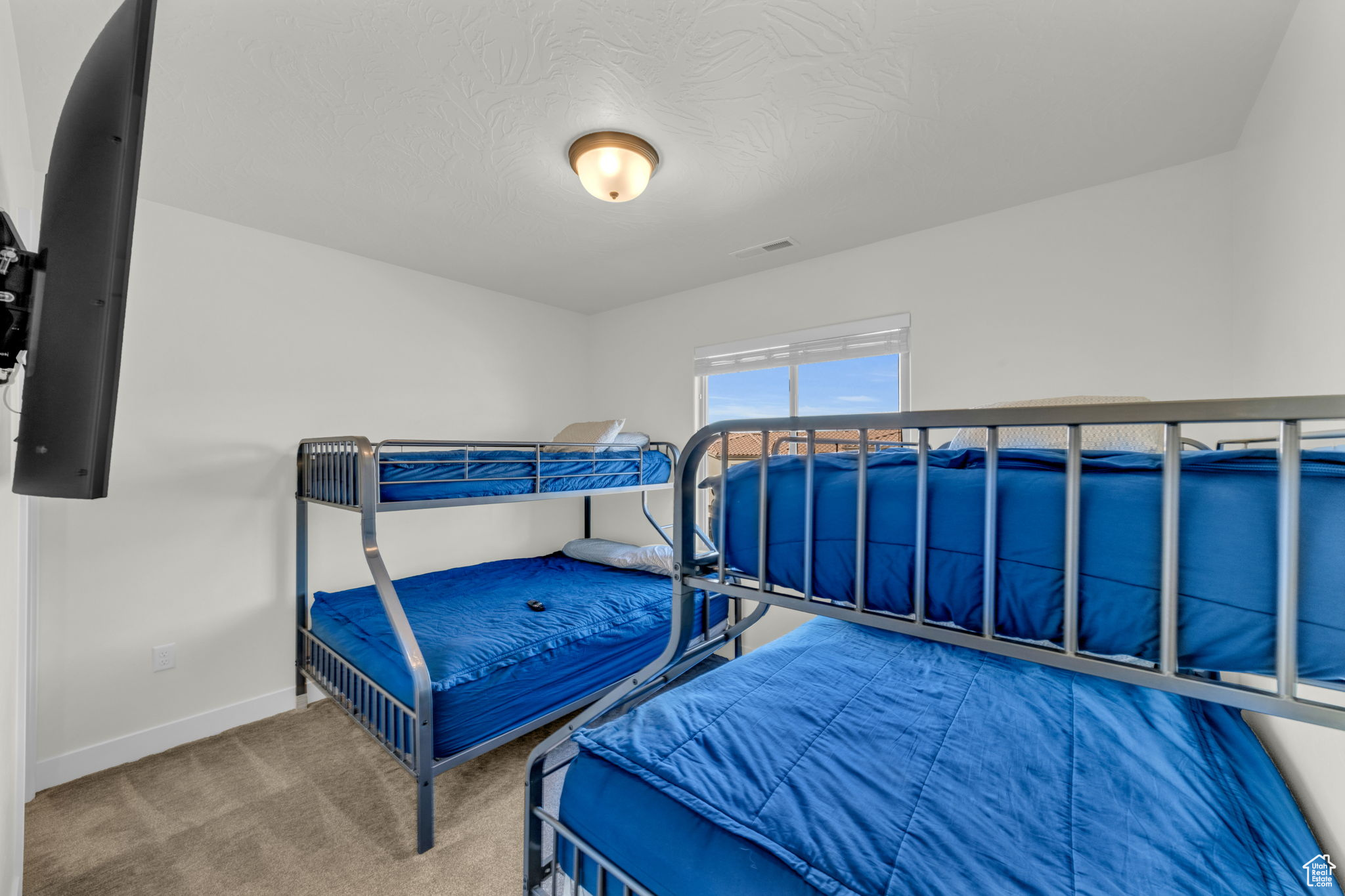 560 N VENTURA, Washington, Utah 84780, 3 Bedrooms Bedrooms, 12 Rooms Rooms,2 BathroomsBathrooms,Residential,For sale,VENTURA,1991207