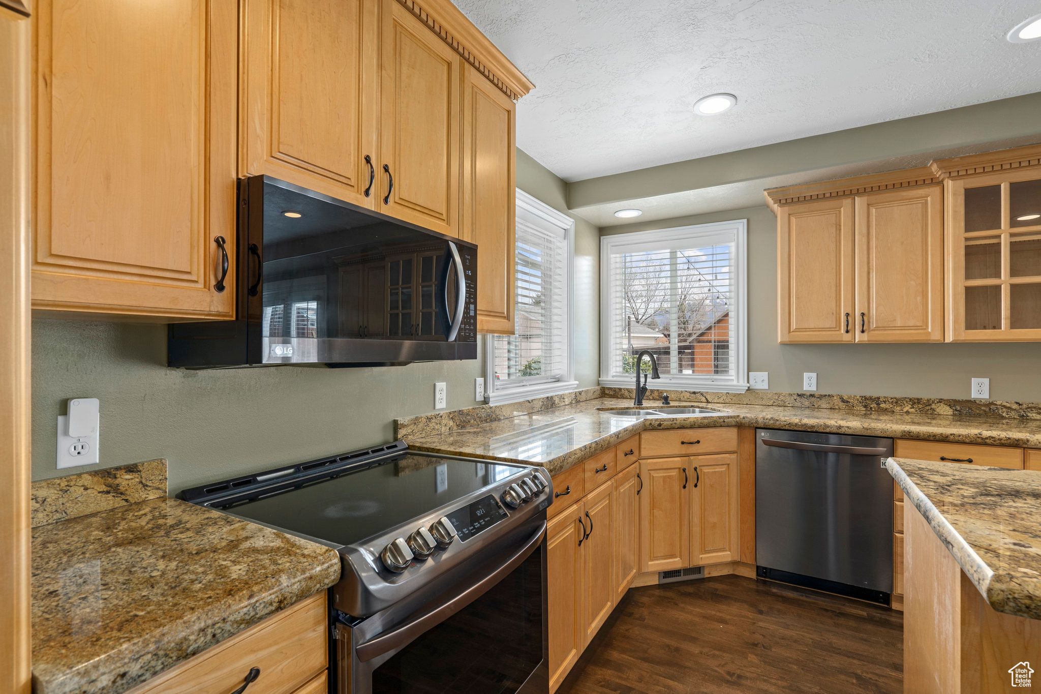 Sparkling Kitchen with Granite and corner window