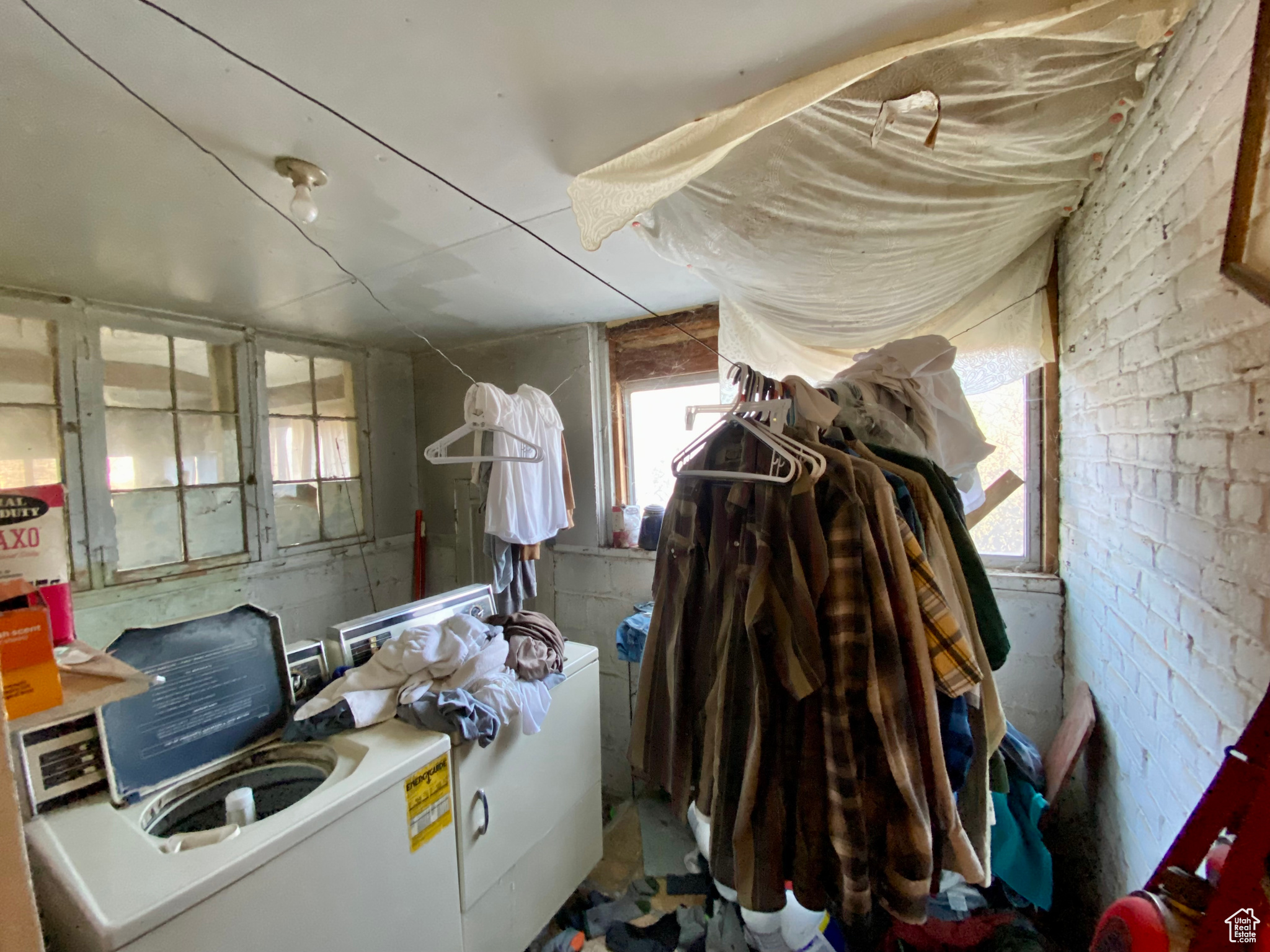 Misc room with washer / clothes dryer