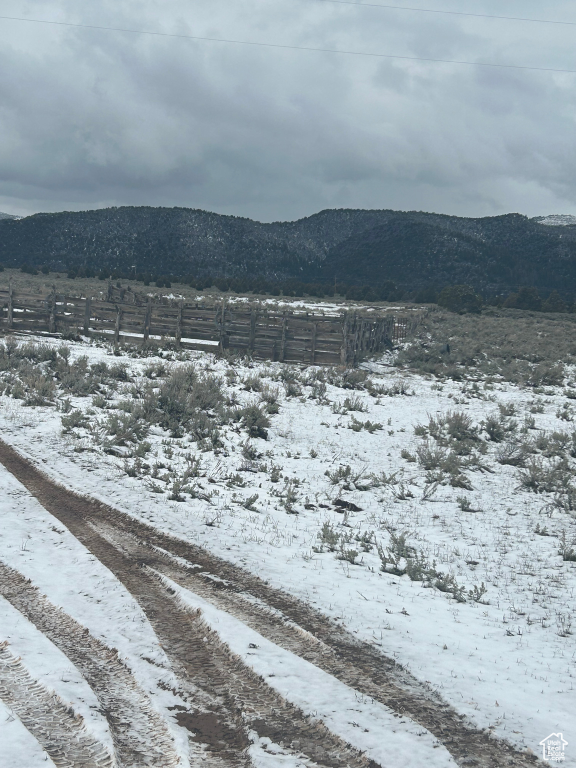 View of mountain feature