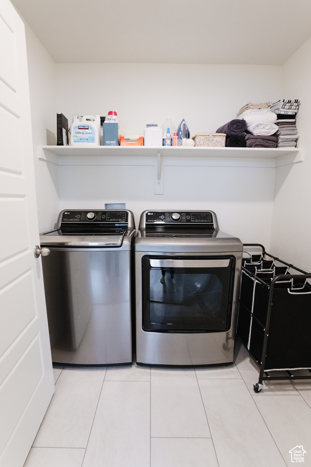 Large walk in laundry room