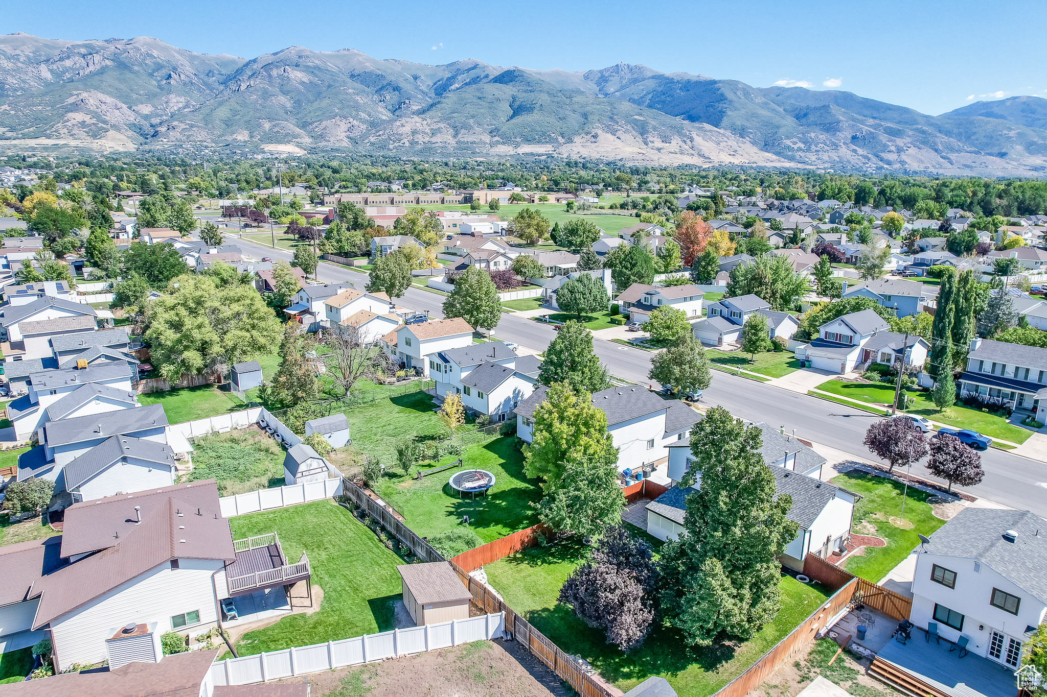 Bird's eye view featuring a mountain view