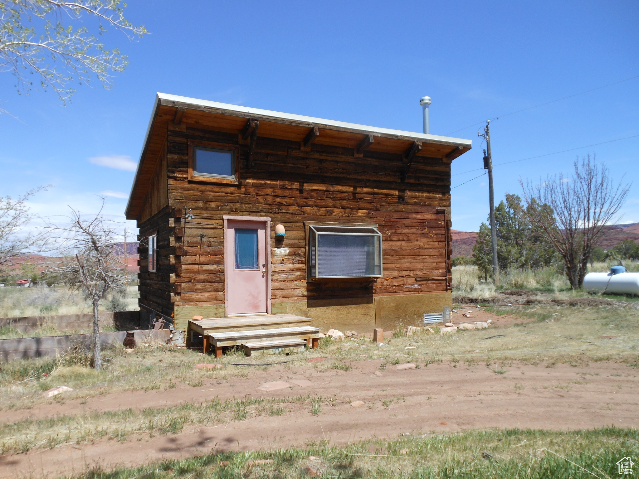 308 E HOLYOAK, Castle Valley, Utah 84532, 1 Bedroom Bedrooms, 4 Rooms Rooms,1 BathroomBathrooms,Residential,For sale,HOLYOAK,1993681