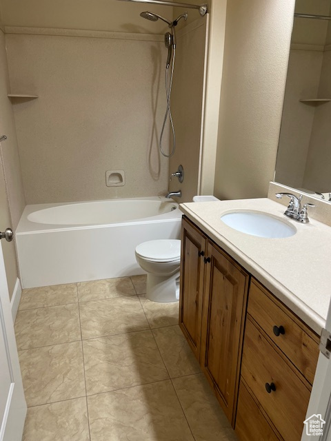 Primary Suite bathroom with upgraded shower head and garden tub