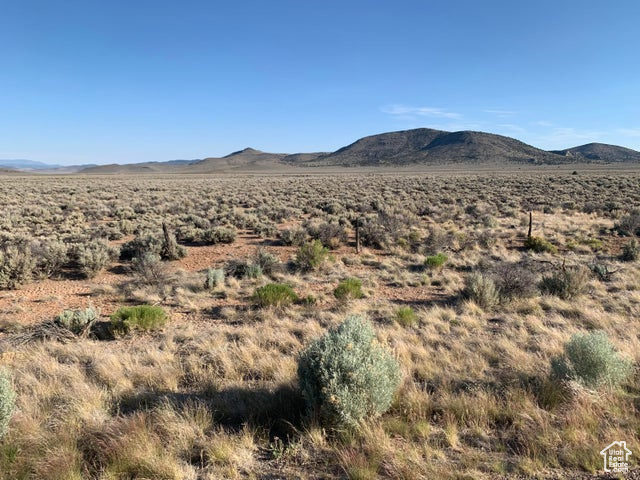 View of mountain feature