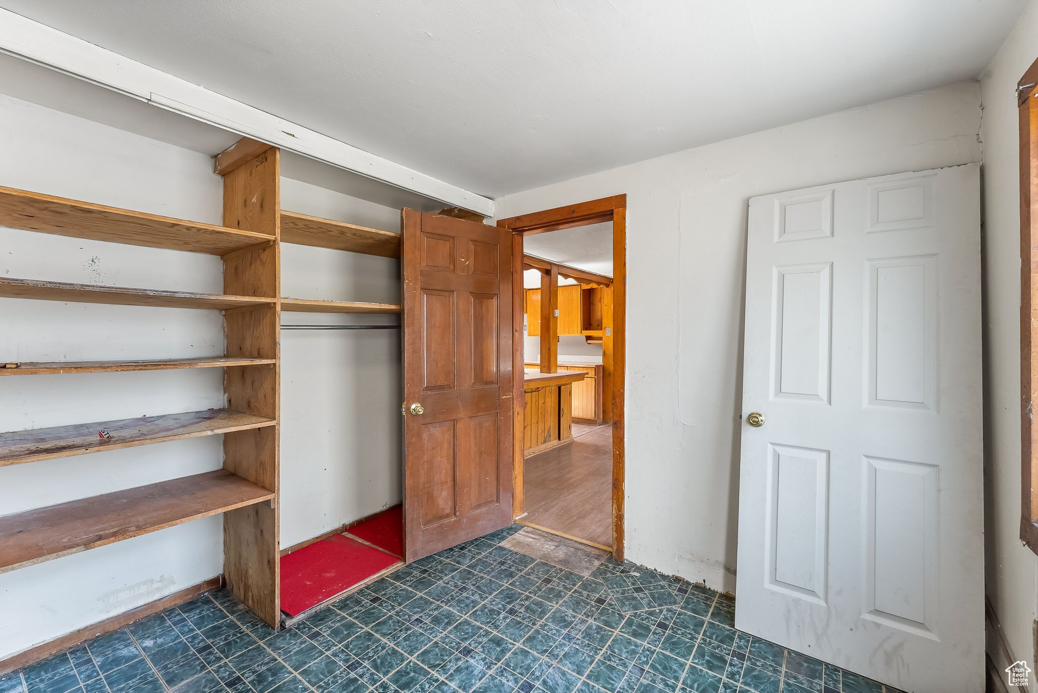 Side Entry Mud Room and Storage