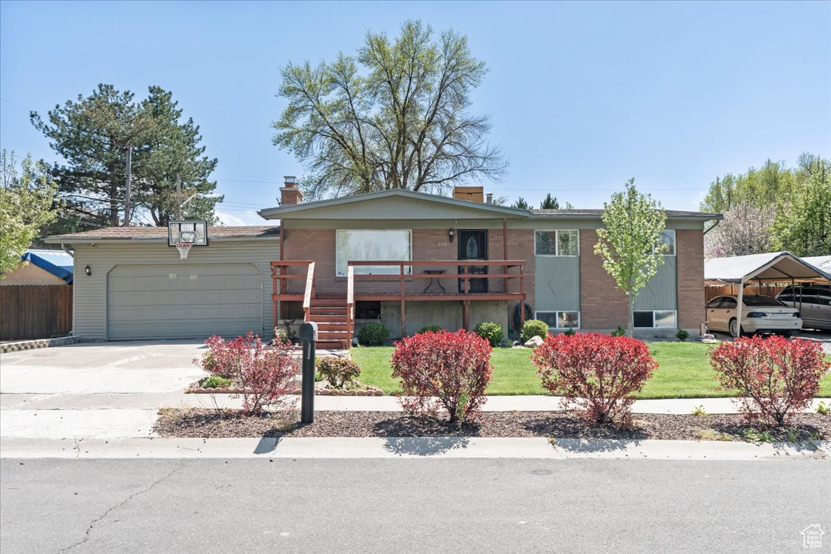 1734 E BUNKERHILL, Holladay, Utah 84117, 5 Bedrooms Bedrooms, 14 Rooms Rooms,1 BathroomBathrooms,Residential,For sale,BUNKERHILL,1994466