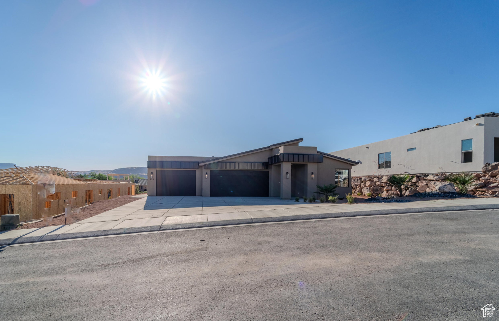 View of front of house featuring a garage