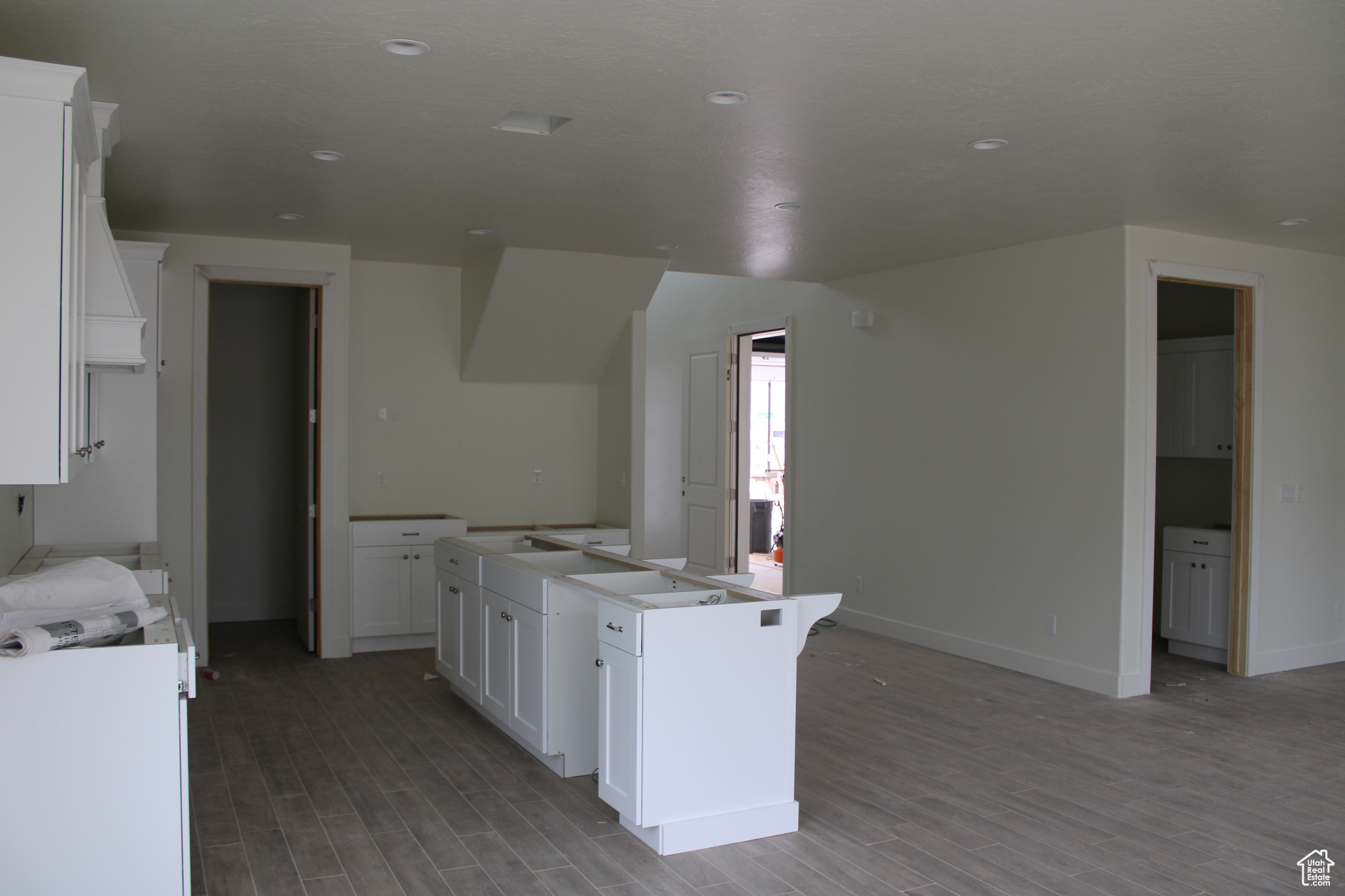 Kitchen will Have Granite Counter Tops & LG Appliances (Includes the Fridge)