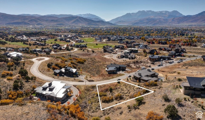 Drone / aerial view featuring a mountain view