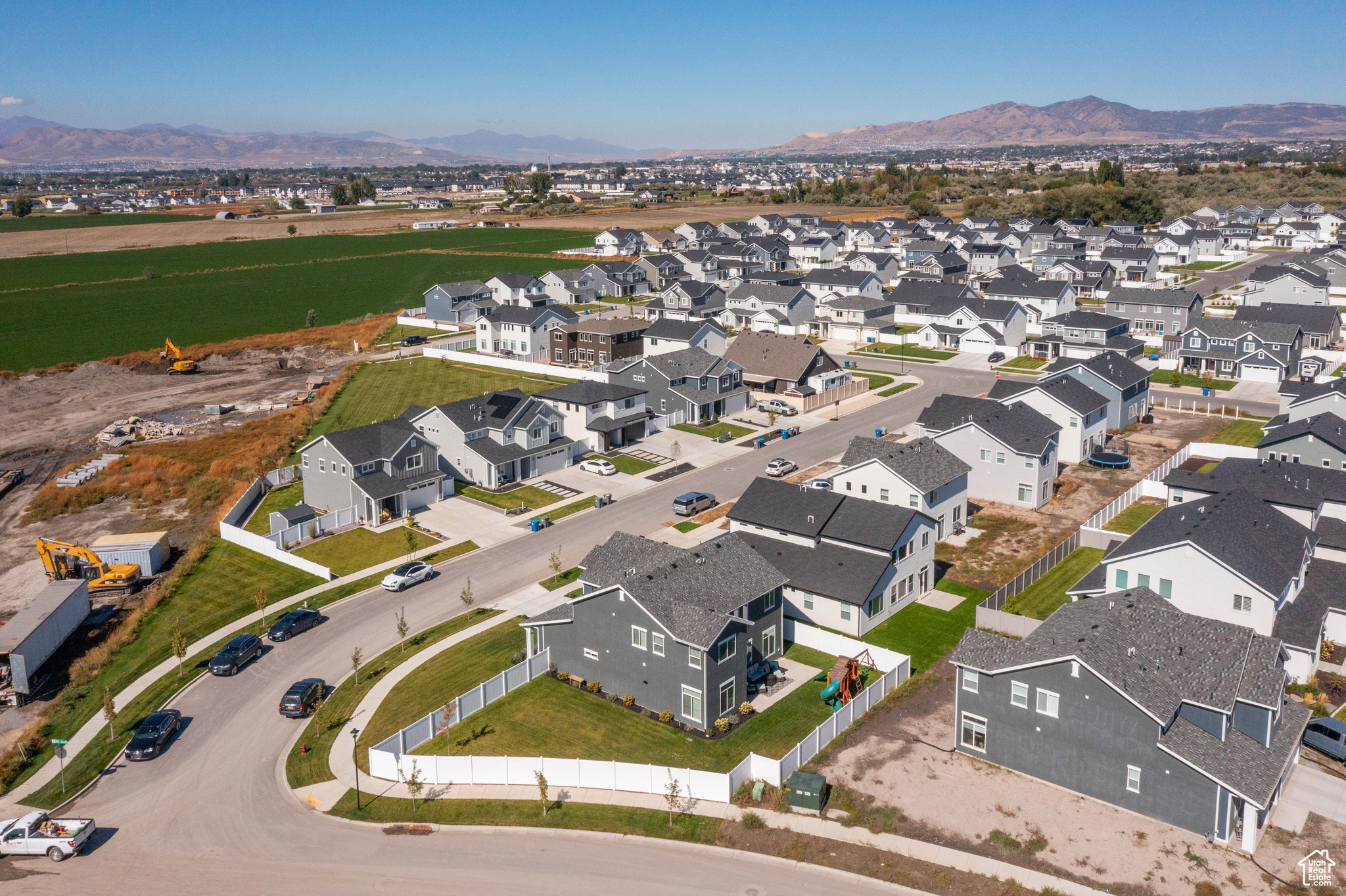 Birds eye view of property with a mountain view