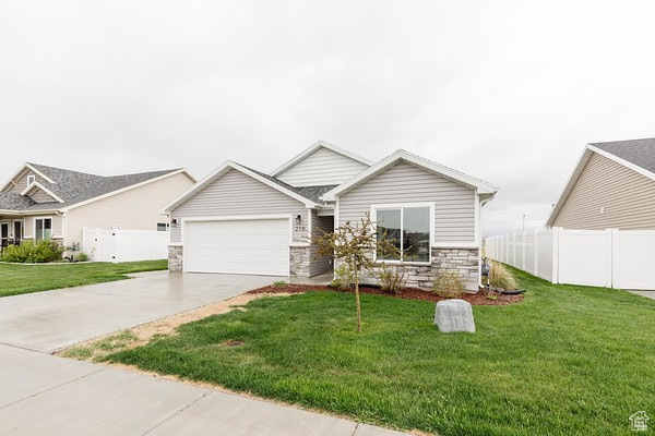 218 W 550 S, Hyde Park, Utah 84318, 3 Bedrooms Bedrooms, 8 Rooms Rooms,1 BathroomBathrooms,Residential,For sale,550,1995184