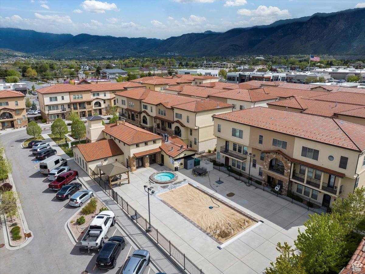 Bird's eye view with a mountain view