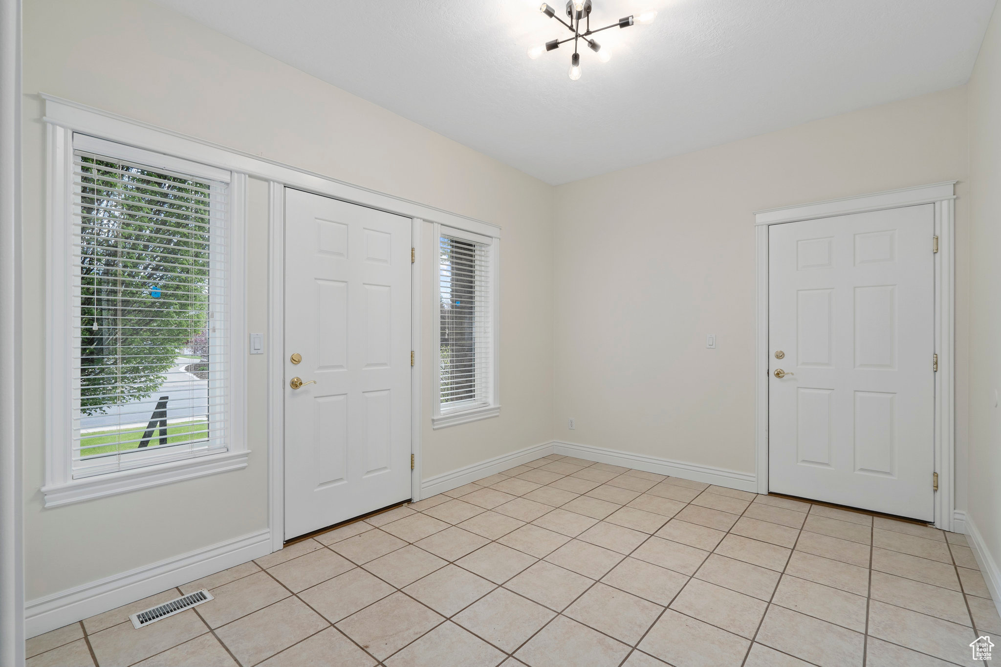 Utility room and secondary entrance