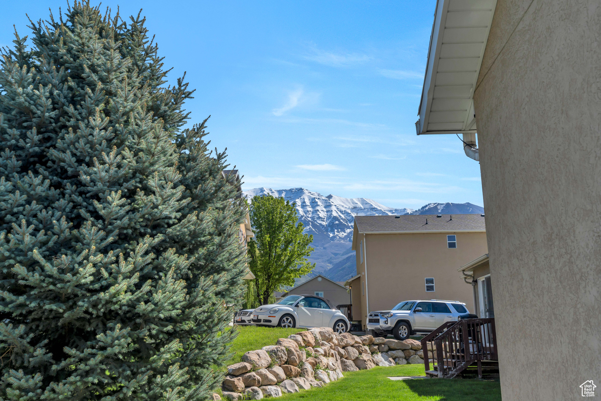 View of yard with a mountain view