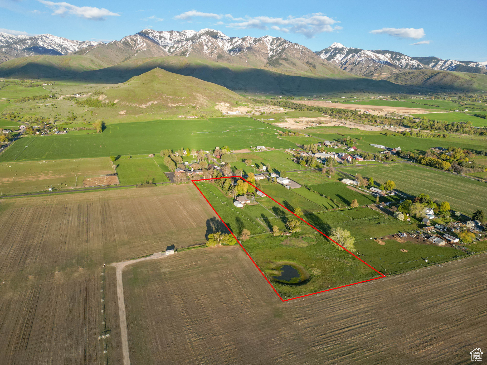 Bird's eye view featuring a mountain view and a rural view
