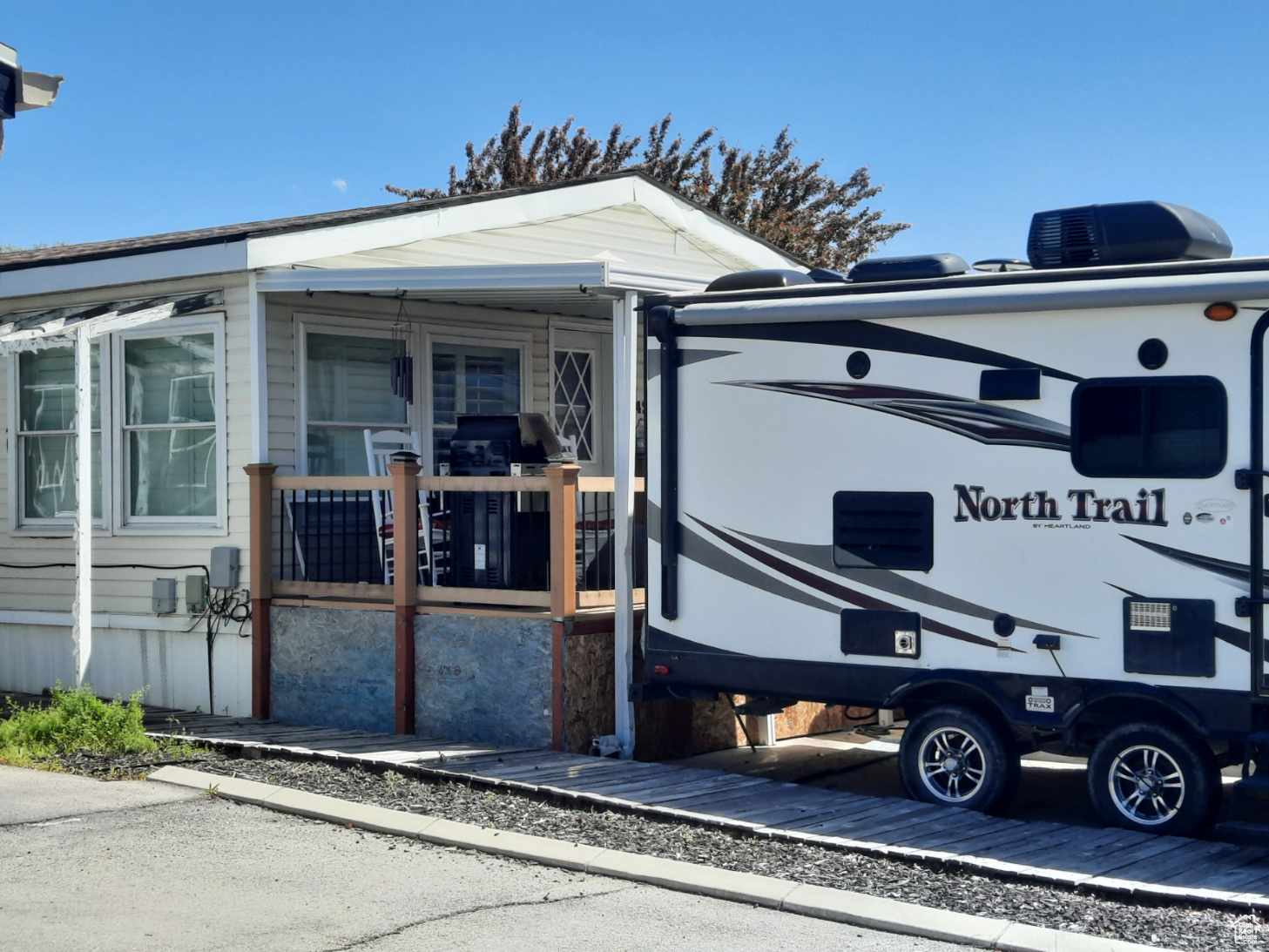 RV Parking - covered patio!