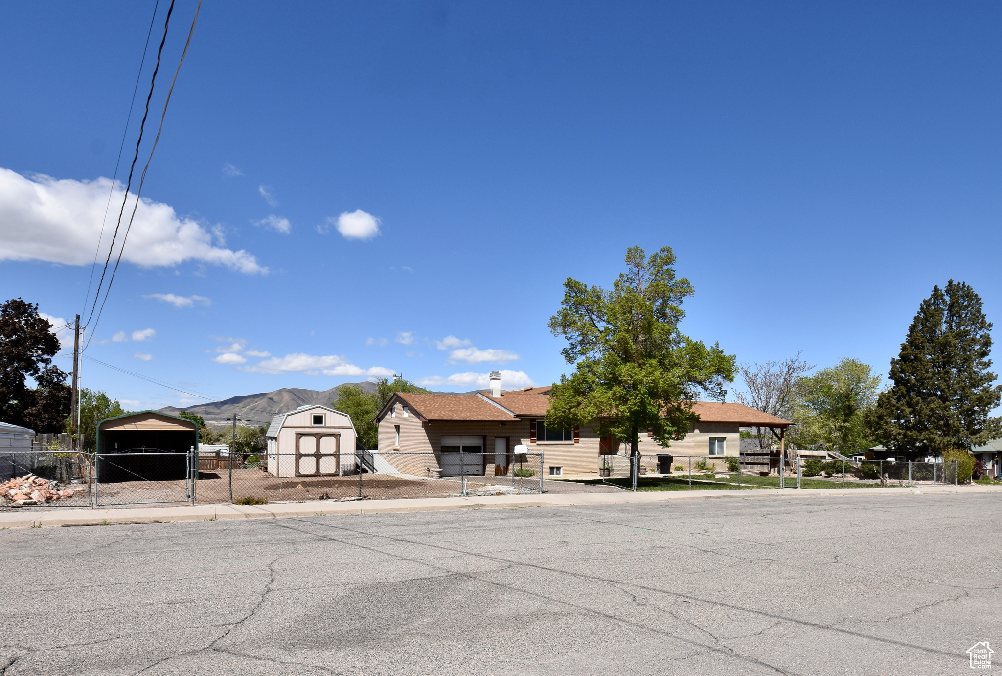 484 S 300 W, Payson, Utah 84651, 3 Bedrooms Bedrooms, 13 Rooms Rooms,2 BathroomsBathrooms,Residential,For sale,300,1995809