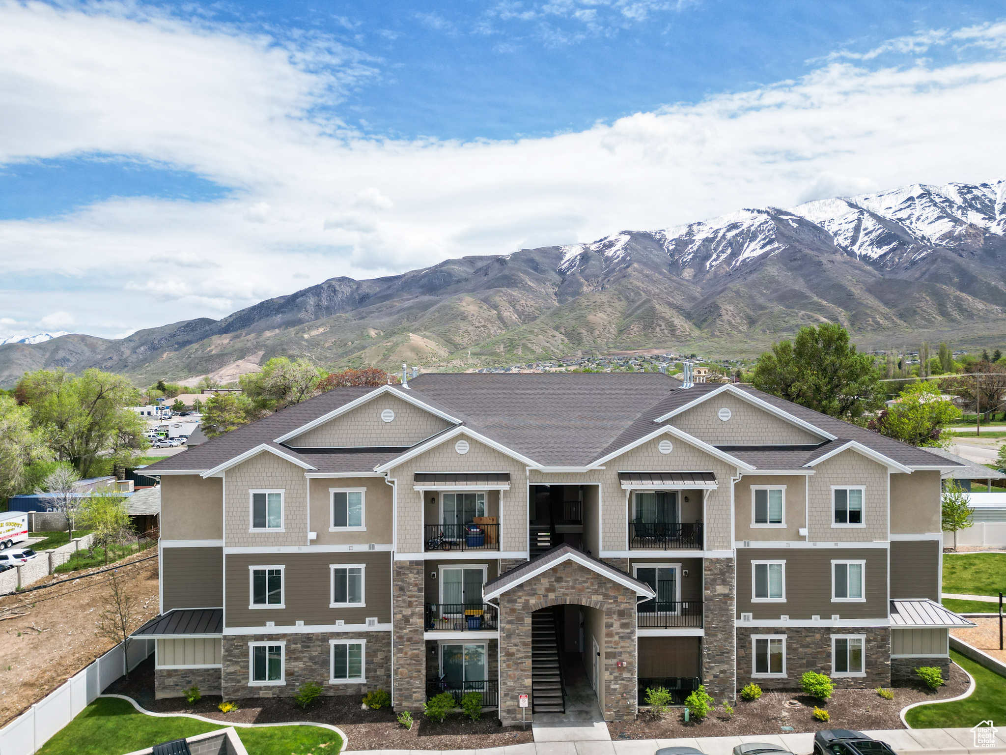 View of mountain feature