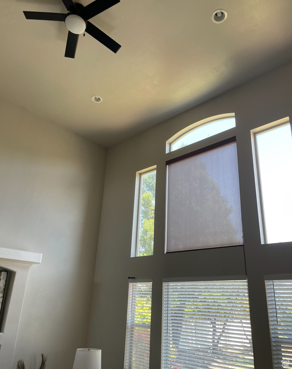 Interior details featuring ceiling fan