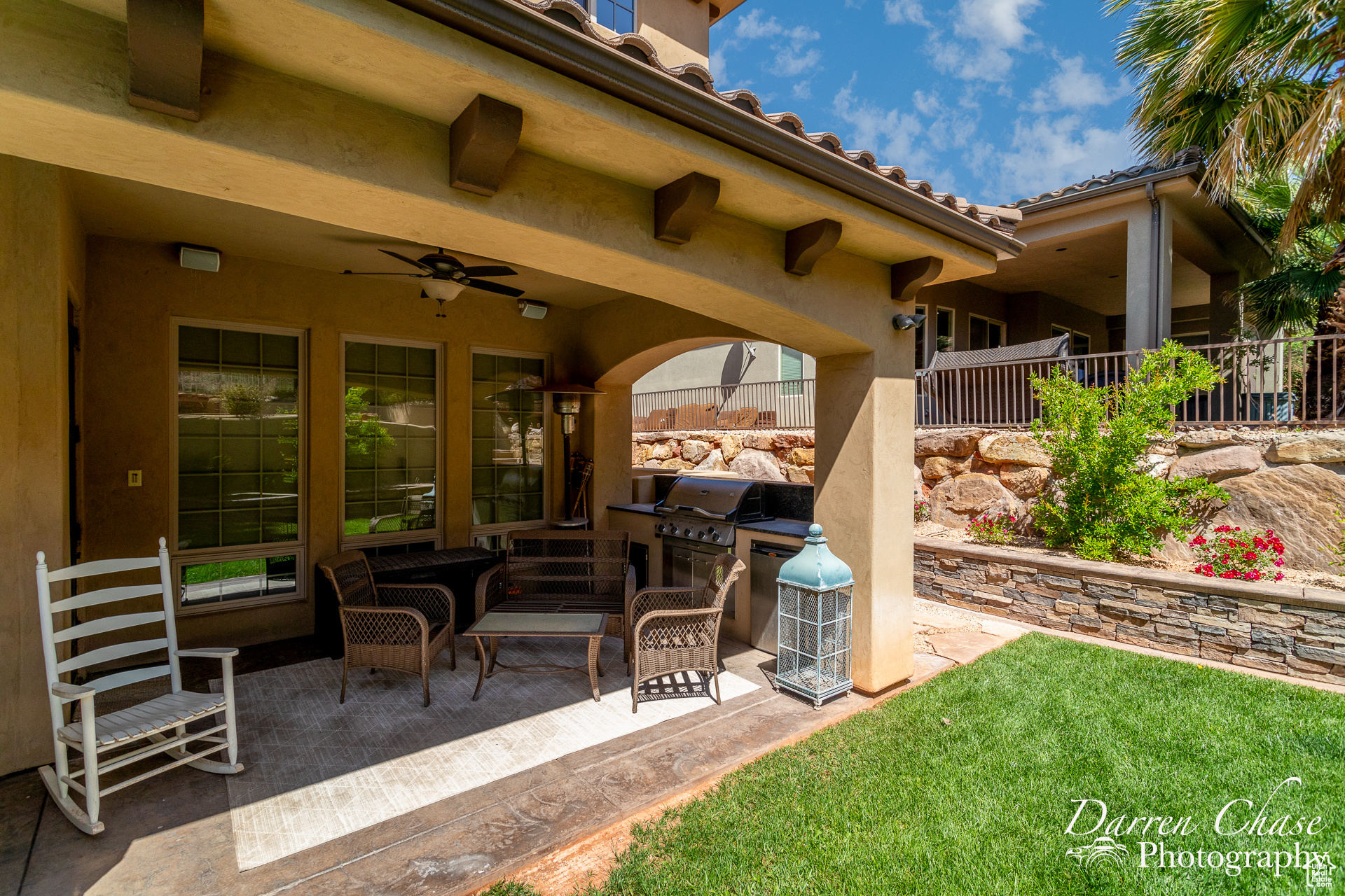 View of patio / terrace with ceiling fan