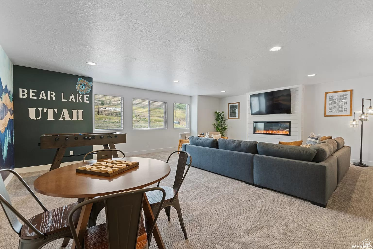 2nd floor family room with game table