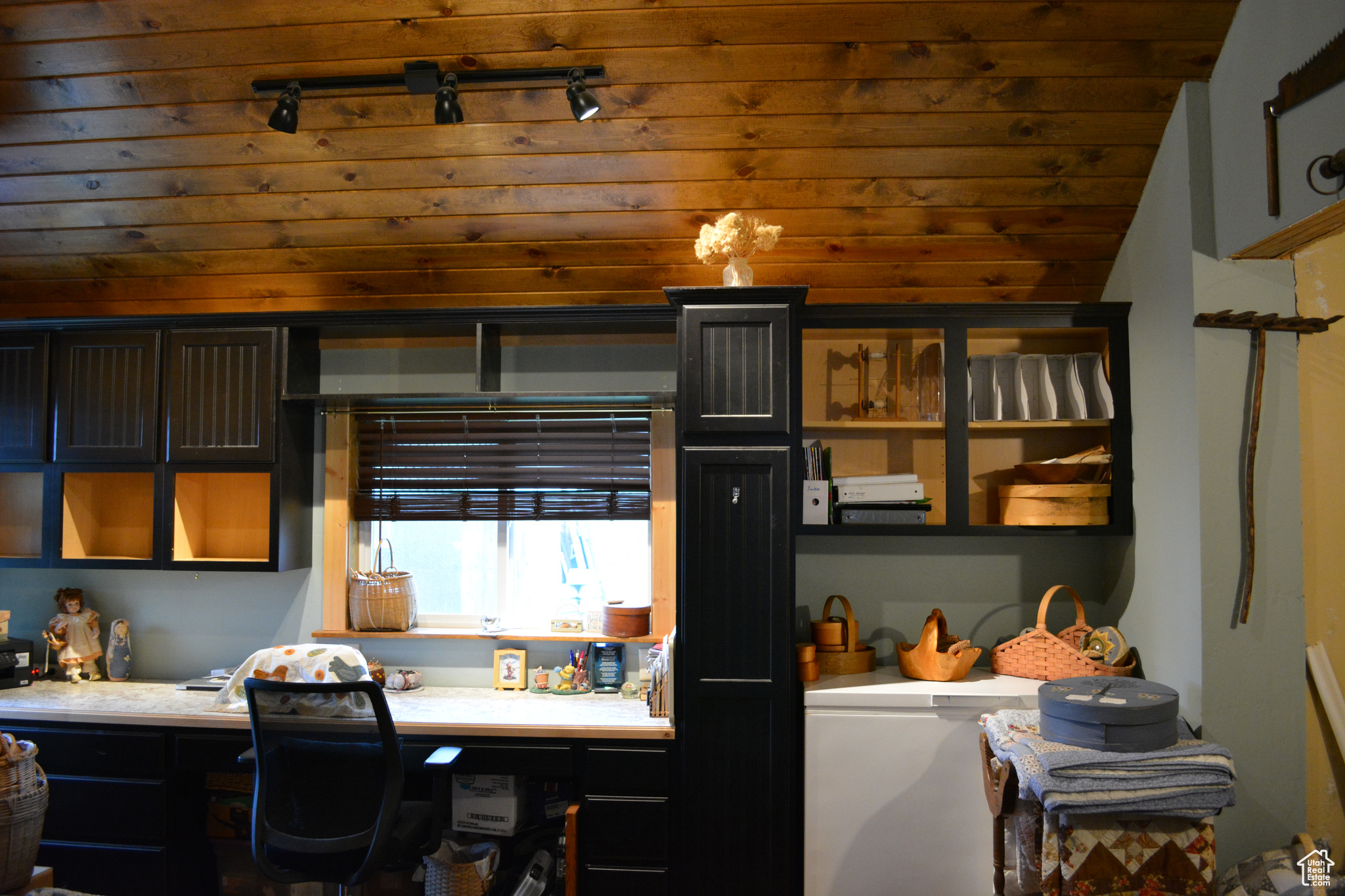 craft/study area in family room