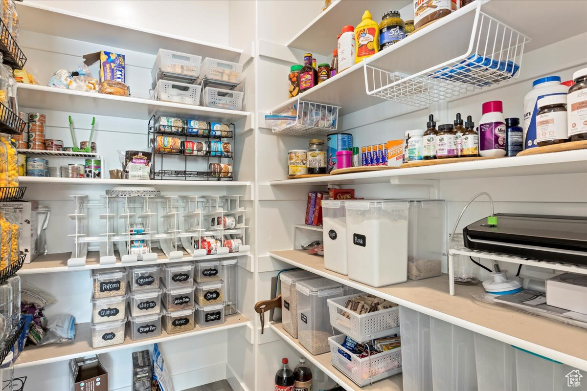 Walk-in Pantry