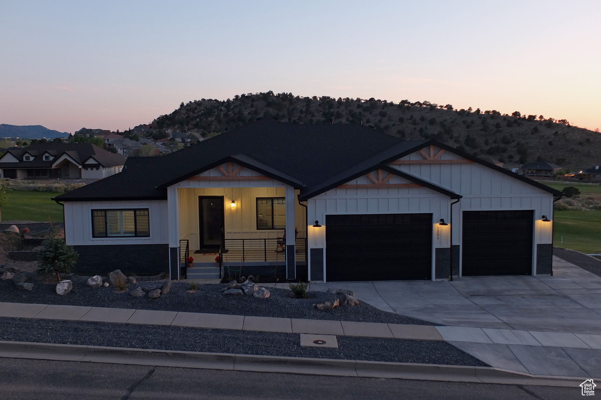 1501 N KNOLL, Cedar City, Utah 84721, 4 Bedrooms Bedrooms, 16 Rooms Rooms,3 BathroomsBathrooms,Residential,For sale,KNOLL,1997335