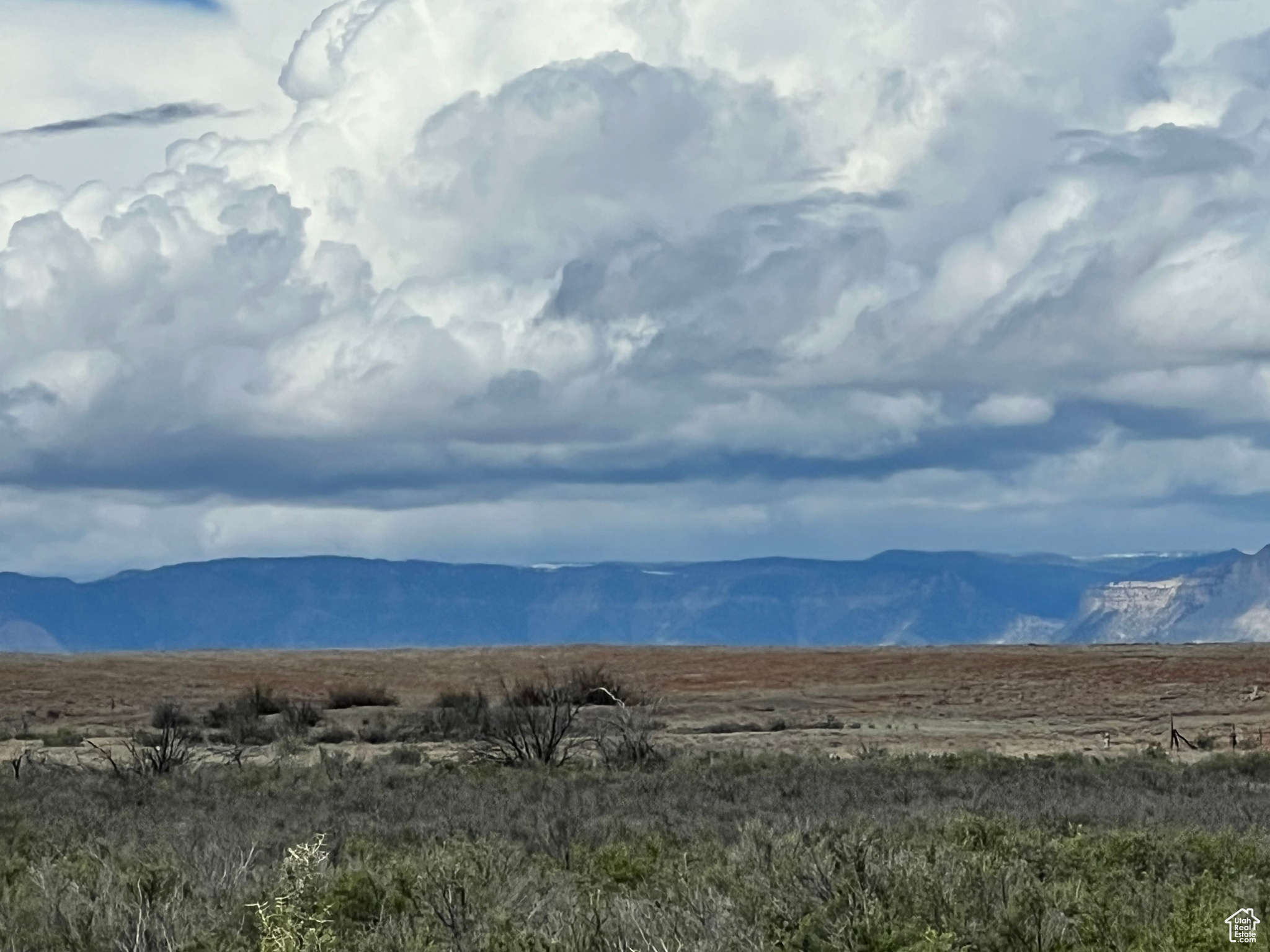 View of mountain feature