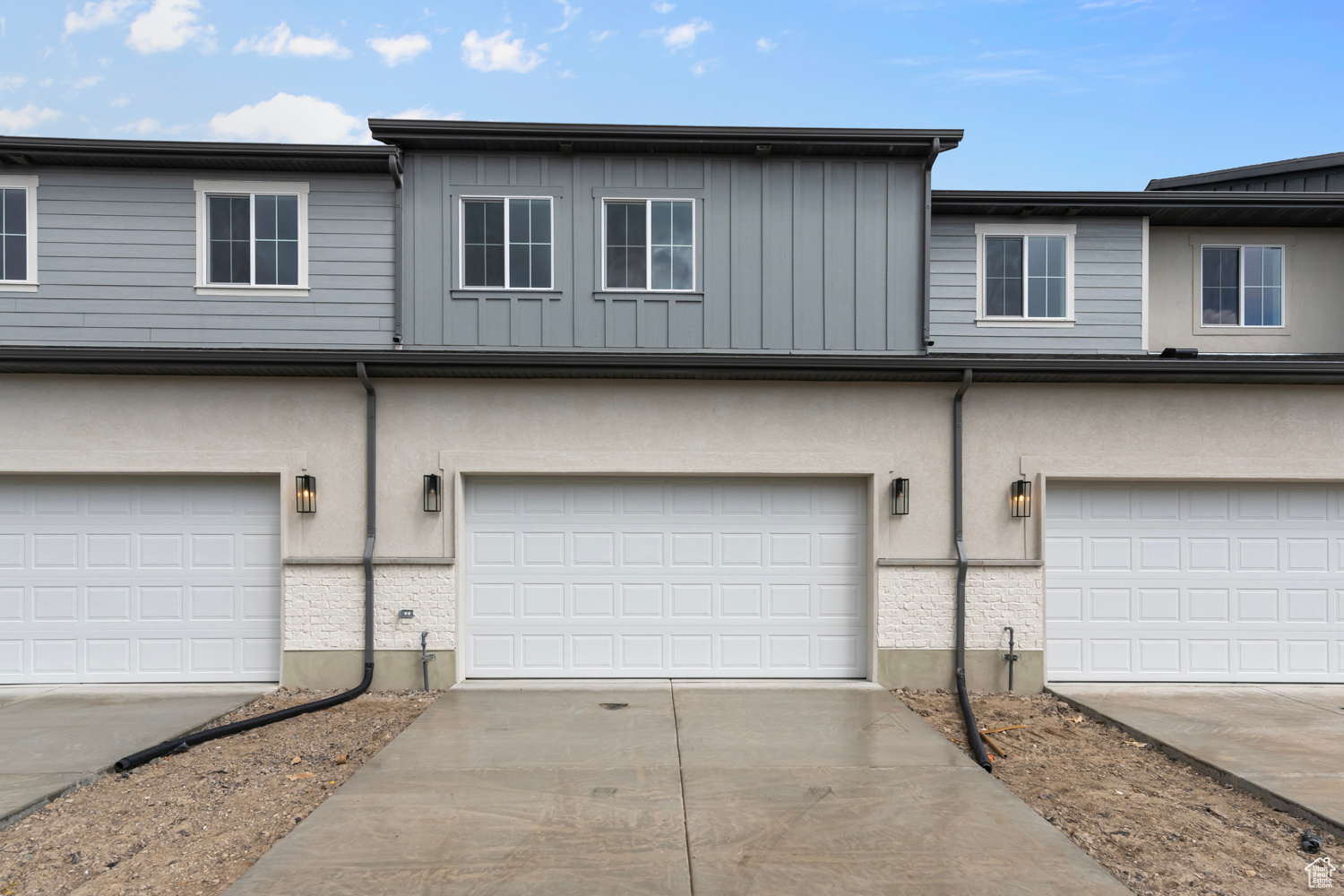 View of front facade with a garage