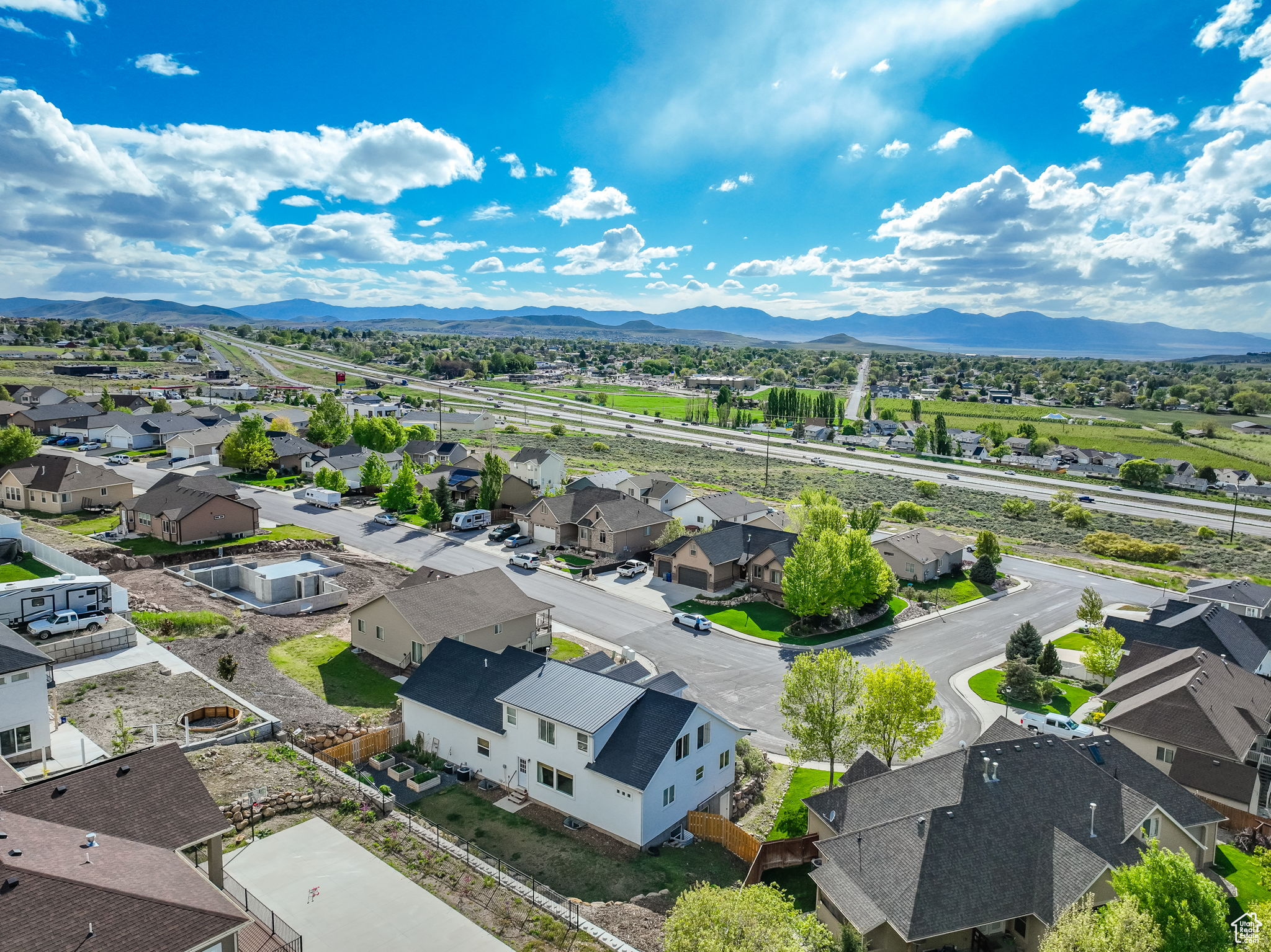 228 N OH HENRY, Santaquin, Utah 84655, 6 Bedrooms Bedrooms, 15 Rooms Rooms,3 BathroomsBathrooms,Residential,For sale,OH HENRY,1997585