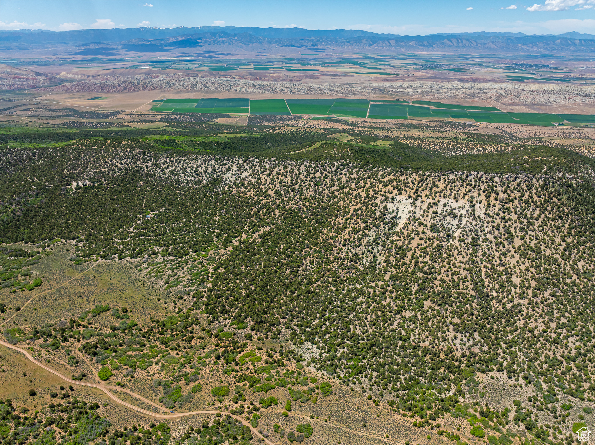 Bird's eye view with a mountain view