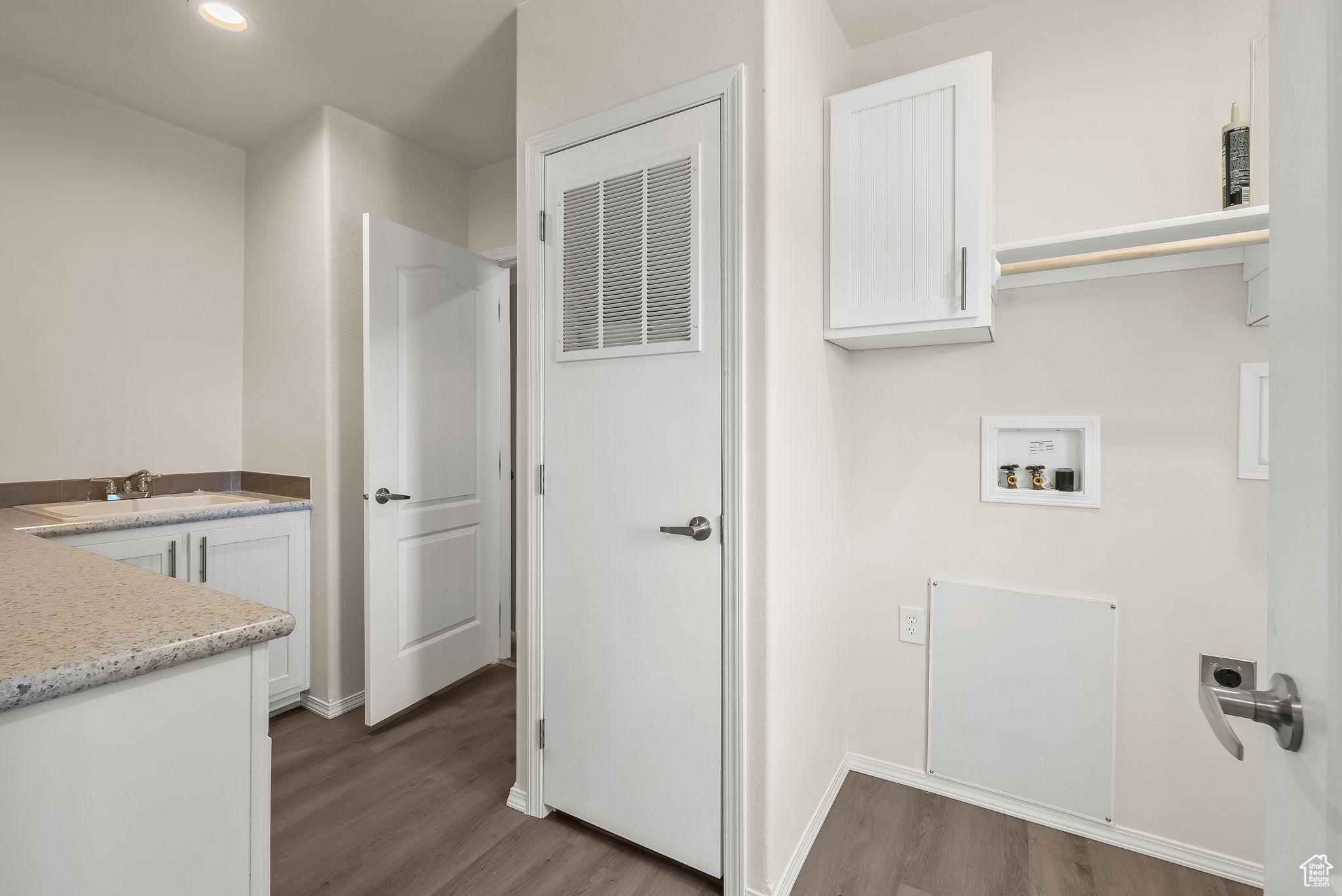 Laundry room/ Butler pantry