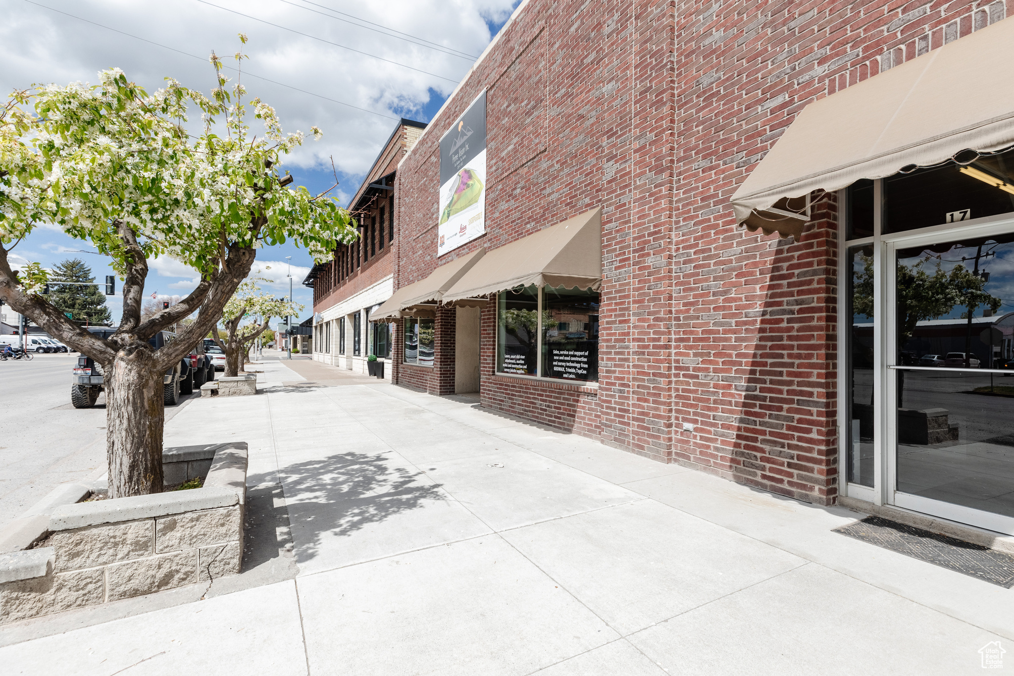 17 E ONEIDA, Preston, Idaho 83263, ,Commercial Sale,For sale,ONEIDA,1998196