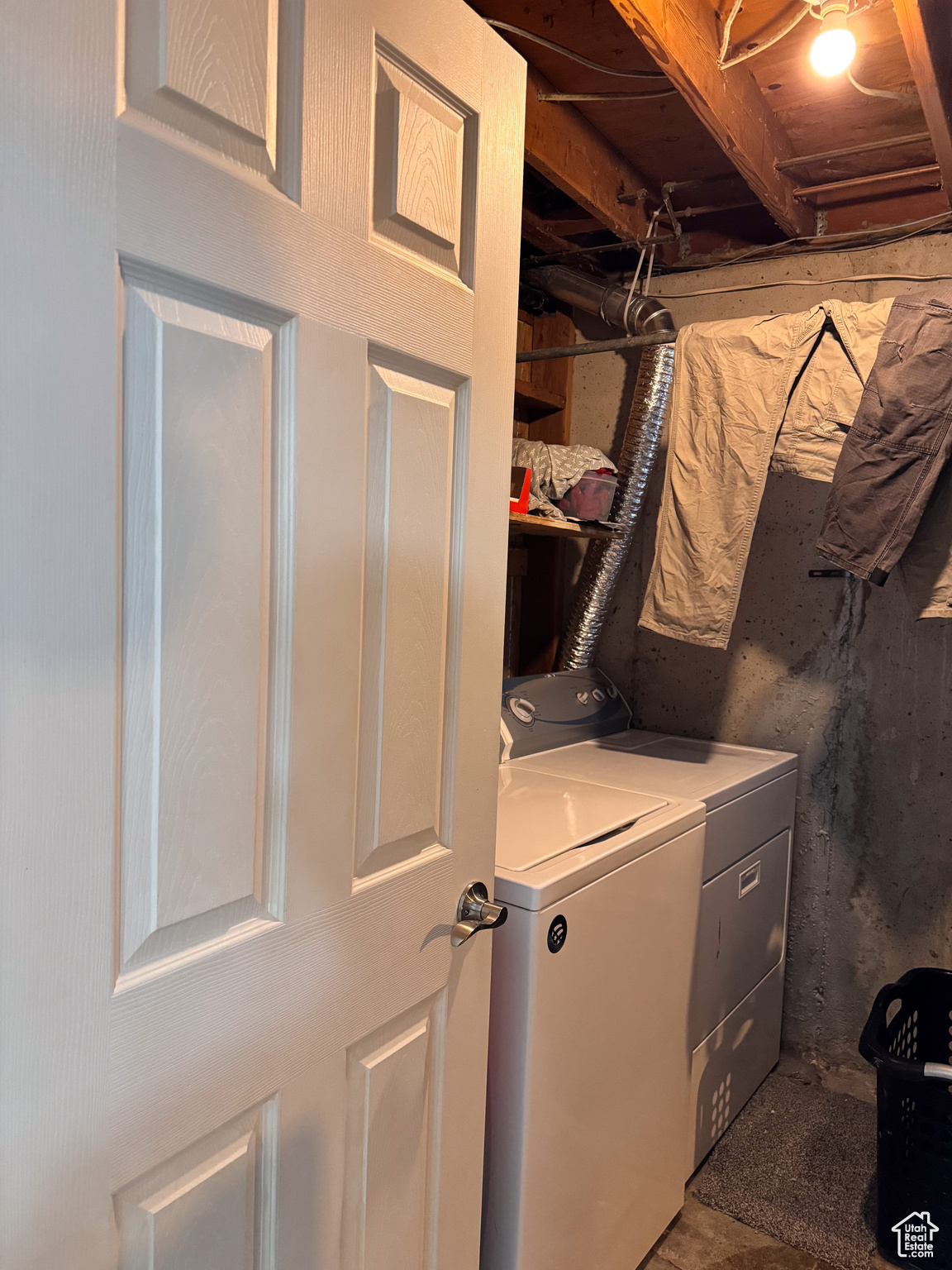 Laundry room with independent washer and dryer