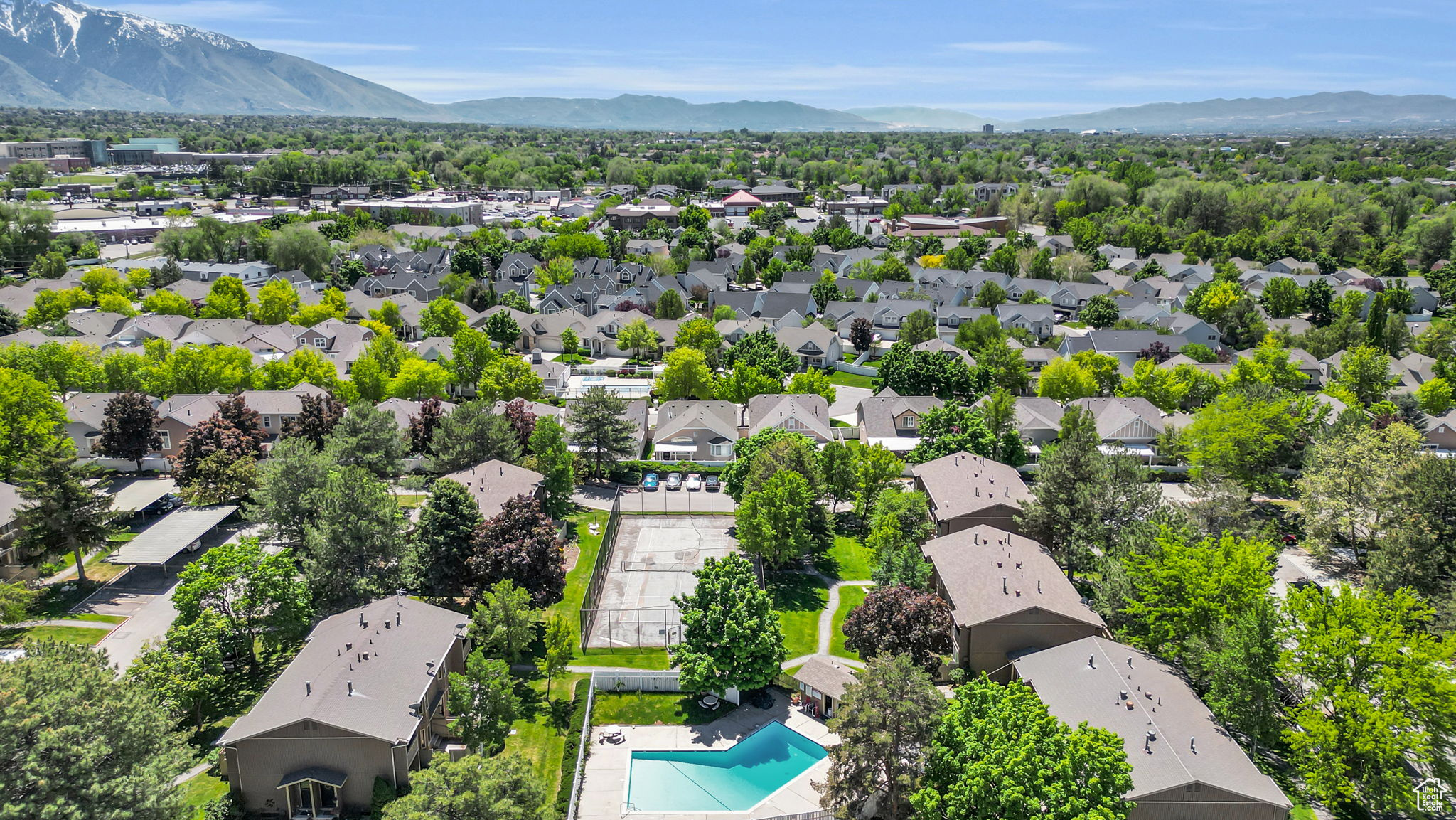 Bird's eye view featuring a mountain view