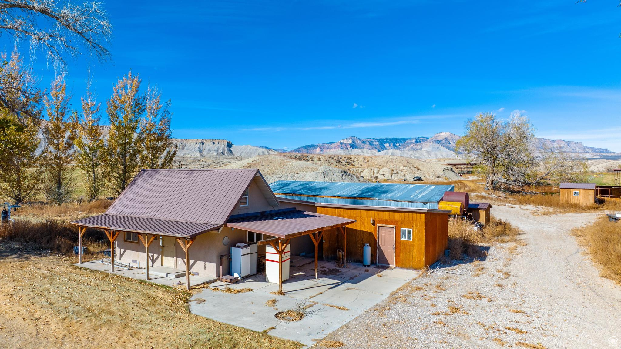 Outdoor structure with a mountain view.