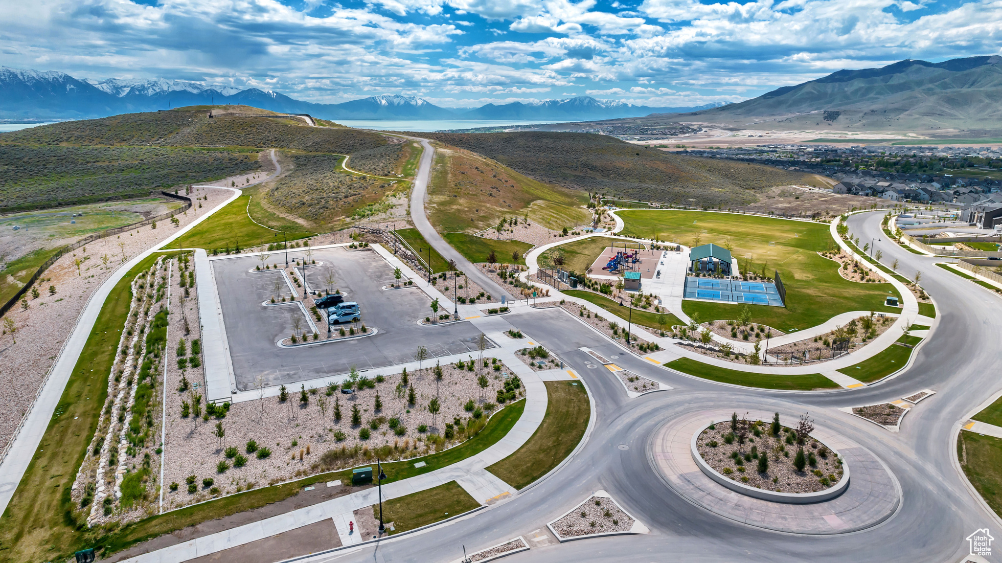 Bird's eye view featuring a mountain view