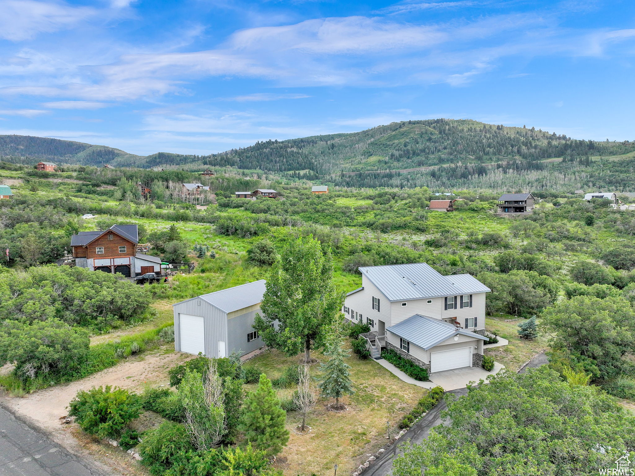 Drone / aerial view featuring a mountain view