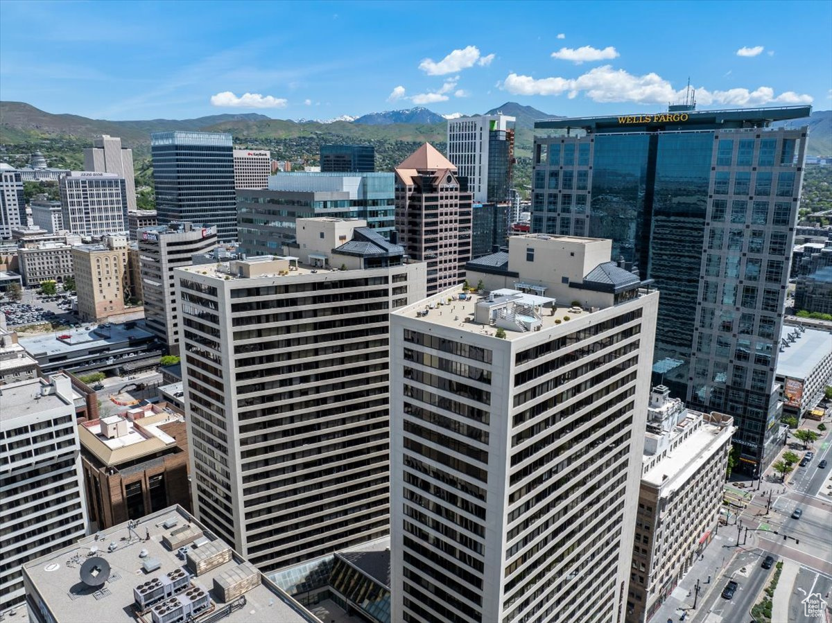 City view featuring a mountain view