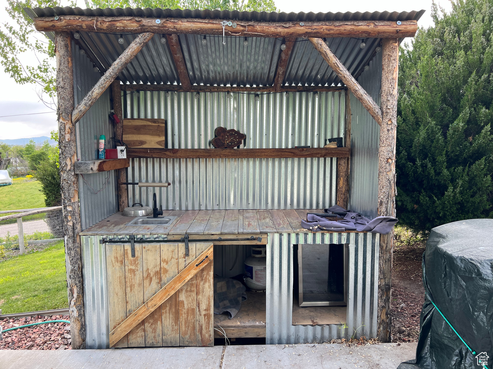 Tiki Bar with water and power